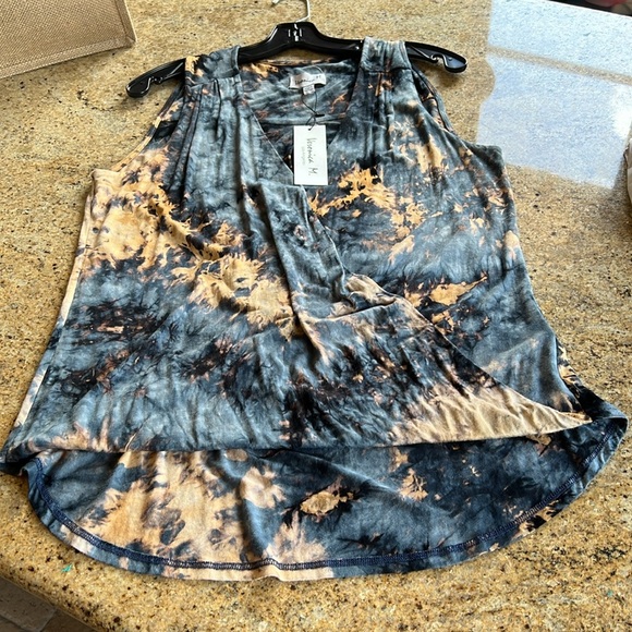 Veronica M (NWT) wrap front hi low v neck shell - Picture 3 of 8